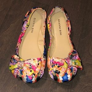 Gianni Bini floral ballet flats